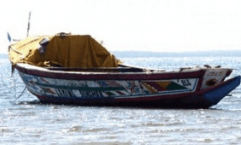 Pirogue Chavir E Ouakam Le Bilan Grimpe Morts Xibaaru