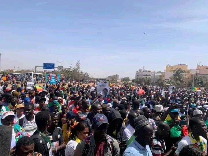 En Images La Manifestation Du F24 Au Terrain HLM Grand Yoff Xibaaru